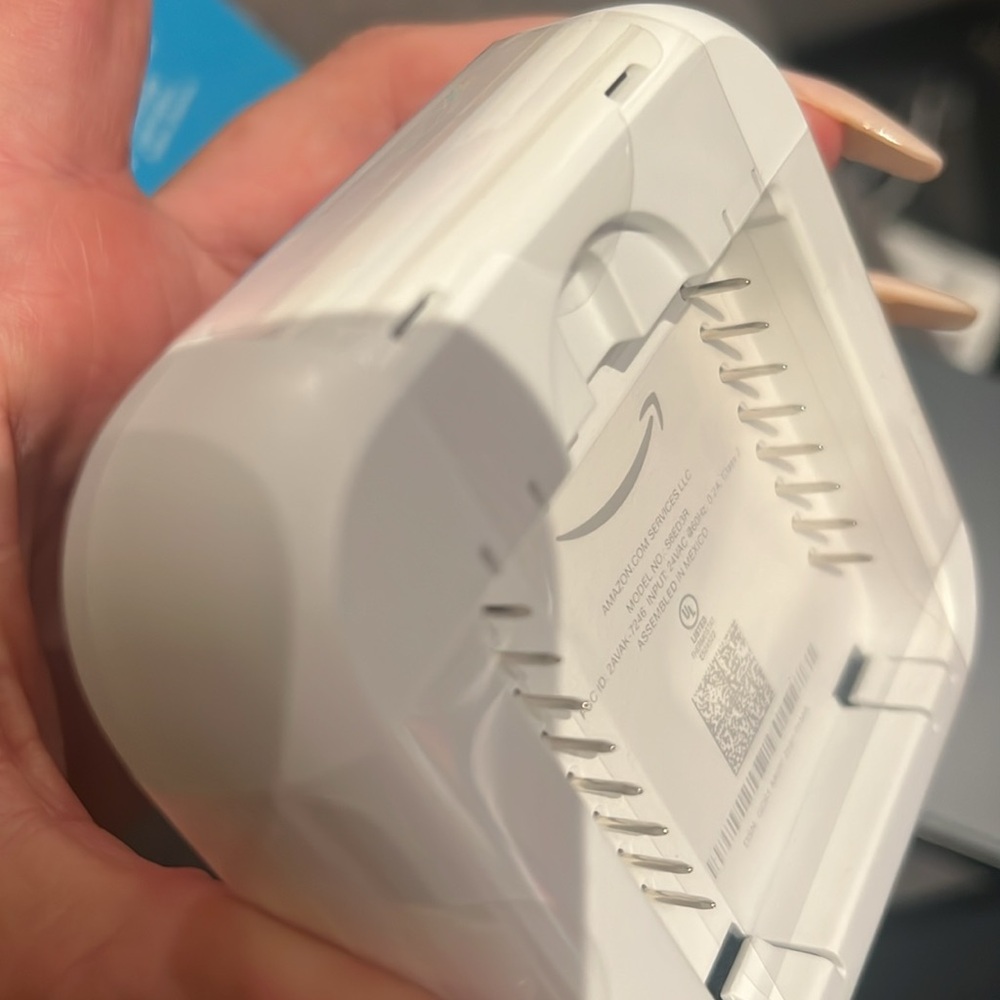 Amazon Smart Thermostat - Picture 5 of 10